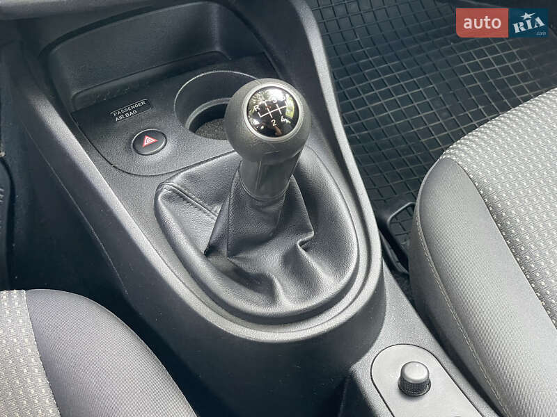 Хэтчбек SEAT Leon 2011 в Киеве
