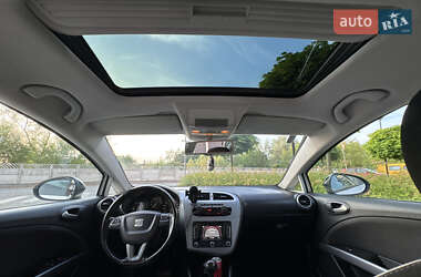 Хэтчбек SEAT Leon 2010 в 