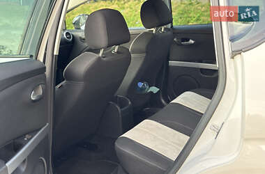 Хэтчбек SEAT Leon 2010 в 