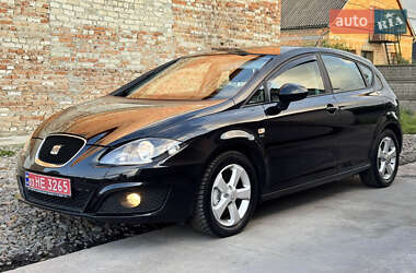 Хэтчбек SEAT Leon 2010 в Луцке