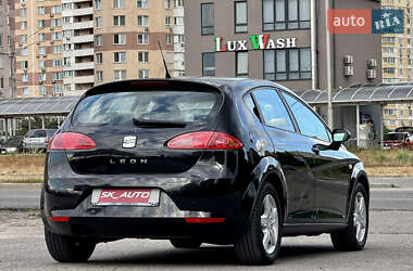Хэтчбек SEAT Leon 2008 в 