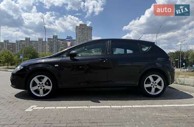 Хэтчбек SEAT Leon 2010 в Киеве