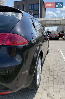 Хэтчбек SEAT Leon 2010 в 