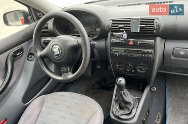 Хэтчбек SEAT Leon 2001 в 