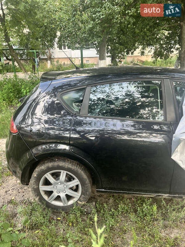 Хетчбек SEAT Leon 2006 в Катюжанці