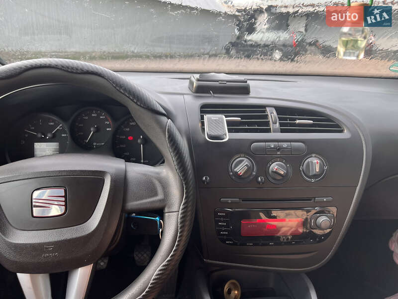 Хетчбек SEAT Leon 2009 в Бердичеві