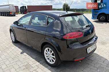 Хэтчбек SEAT Leon 2011 в 