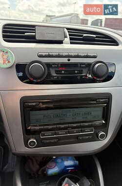 Хэтчбек SEAT Leon 2011 в 