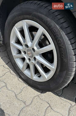 Хэтчбек SEAT Leon 2011 в 
