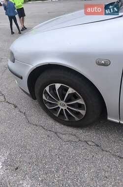 Хэтчбек SEAT Leon 2003 в 