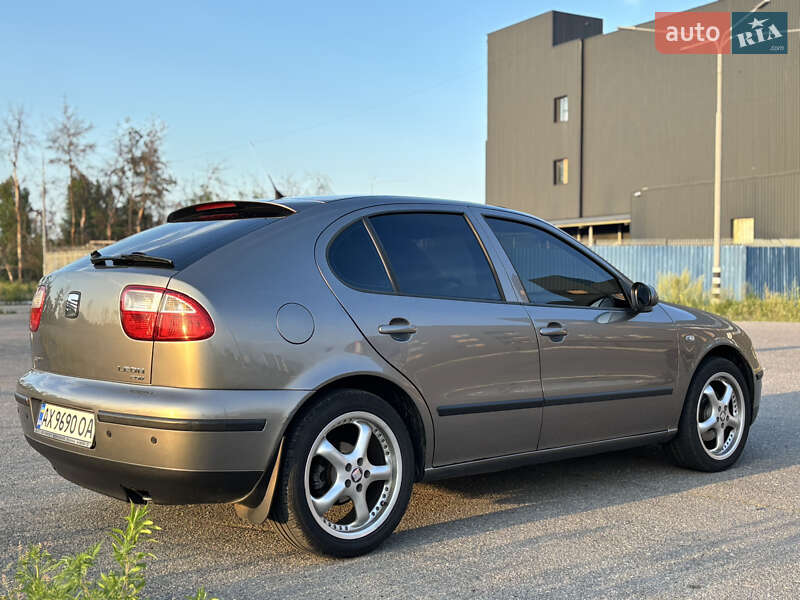 Хэтчбек SEAT Leon 2003 в Харькове