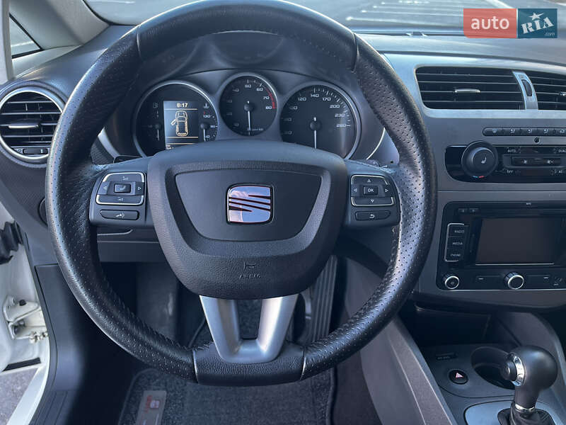 Хэтчбек SEAT Leon 2010 в Умани