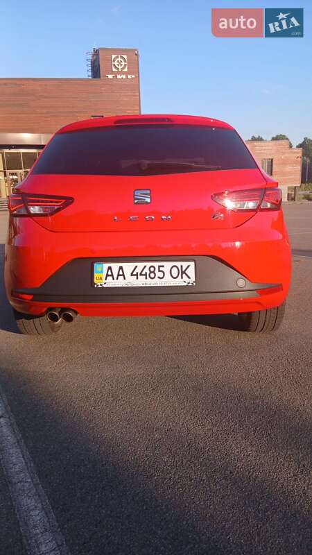 Хэтчбек SEAT Leon 2014 в Киеве