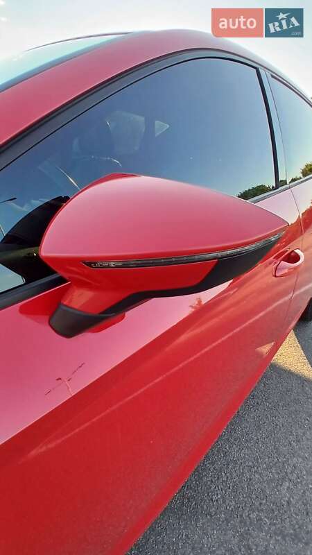 Хэтчбек SEAT Leon 2014 в Киеве