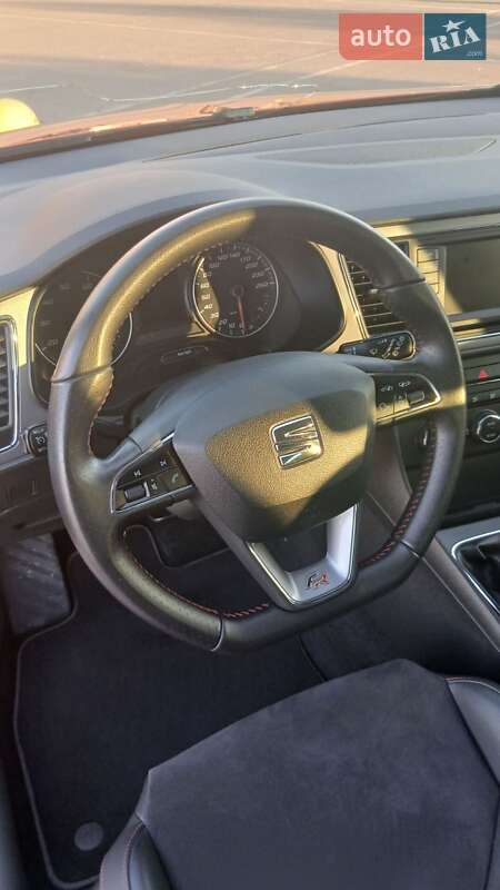Хэтчбек SEAT Leon 2014 в Киеве
