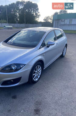 Хэтчбек SEAT Leon 2010 в 