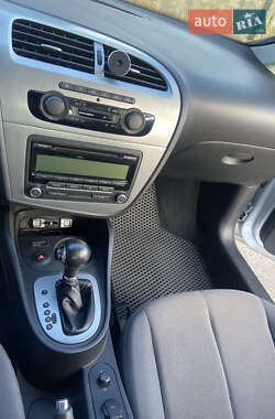 Хэтчбек SEAT Leon 2010 в 