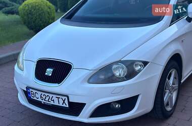 Хэтчбек SEAT Leon 2011 в 