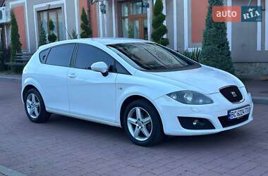 Хэтчбек SEAT Leon 2011 в 
