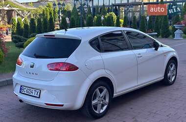 Хэтчбек SEAT Leon 2011 в 