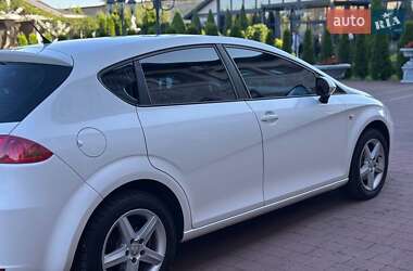 Хэтчбек SEAT Leon 2011 в 