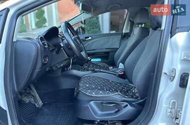 Хэтчбек SEAT Leon 2011 в 