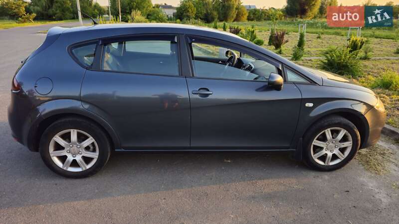 Хэтчбек SEAT Leon 2006 в Ровно