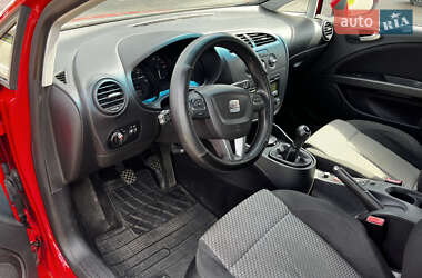 Хэтчбек SEAT Leon 2010 в 