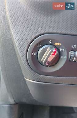 Хэтчбек SEAT Leon 2011 в 