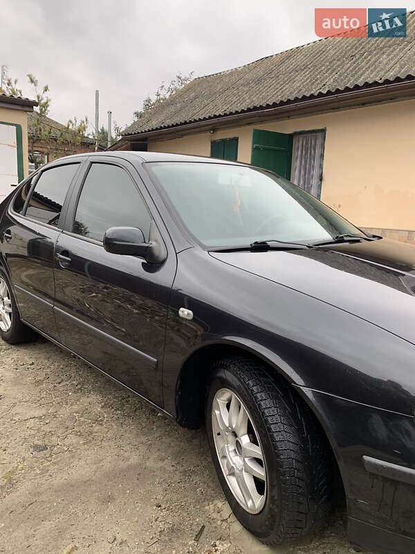 Хэтчбек SEAT Leon 2002 в Пирятине