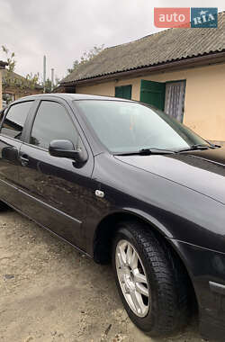 Хэтчбек SEAT Leon 2002 в 