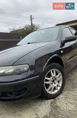 Хэтчбек SEAT Leon 2002 в 