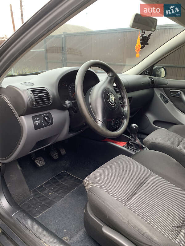 Хэтчбек SEAT Leon 2002 в Пирятине