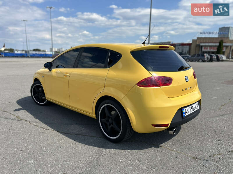 Хэтчбек SEAT Leon 2010 в Харькове