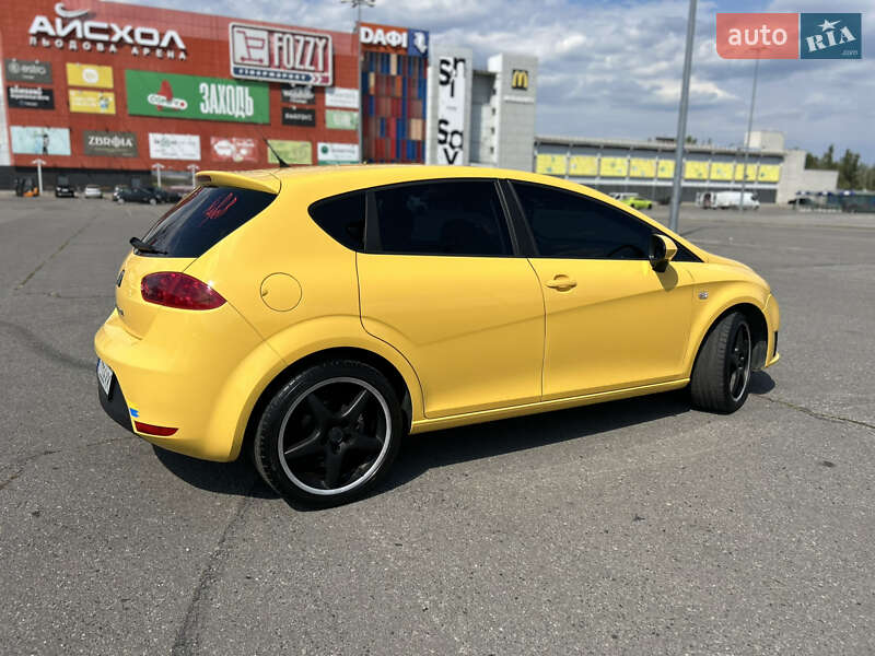 Хэтчбек SEAT Leon 2010 в Харькове