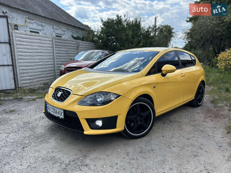 Хэтчбек SEAT Leon 2010 в Харькове