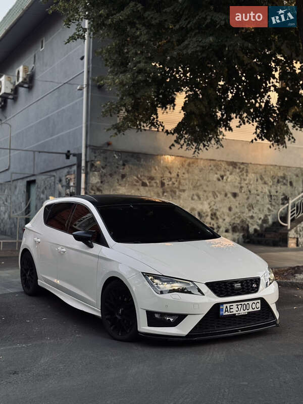 Хэтчбек SEAT Leon 2016 в Днепре