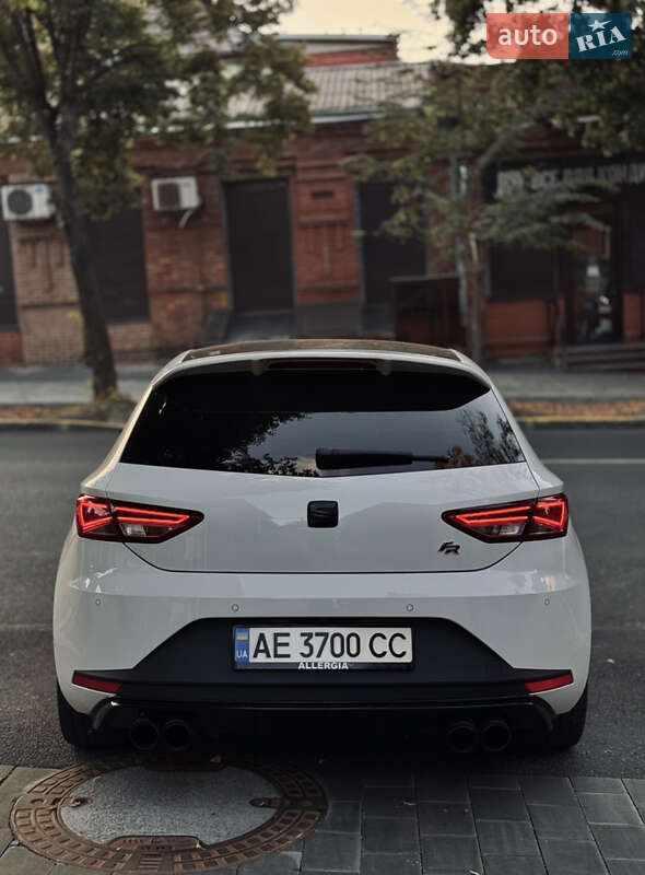Хэтчбек SEAT Leon 2016 в Днепре