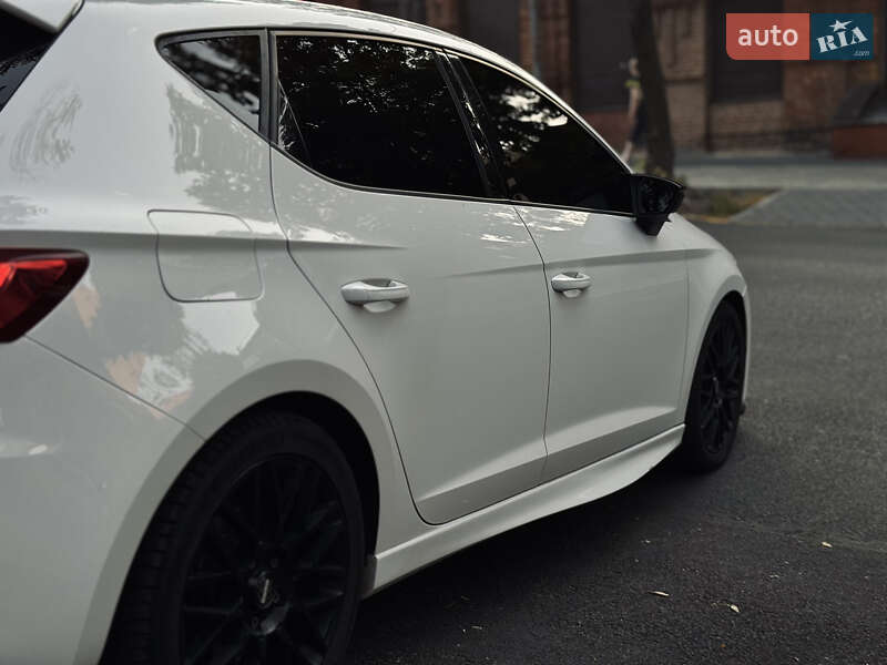 Хэтчбек SEAT Leon 2016 в Днепре