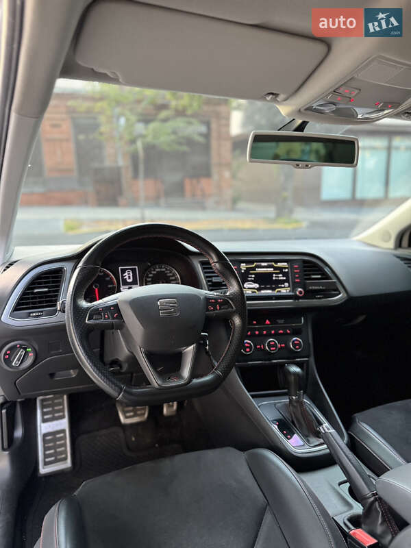 Хэтчбек SEAT Leon 2016 в Днепре