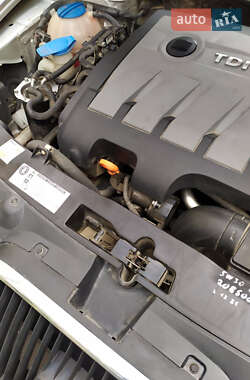 Хэтчбек SEAT Leon 2012 в 
