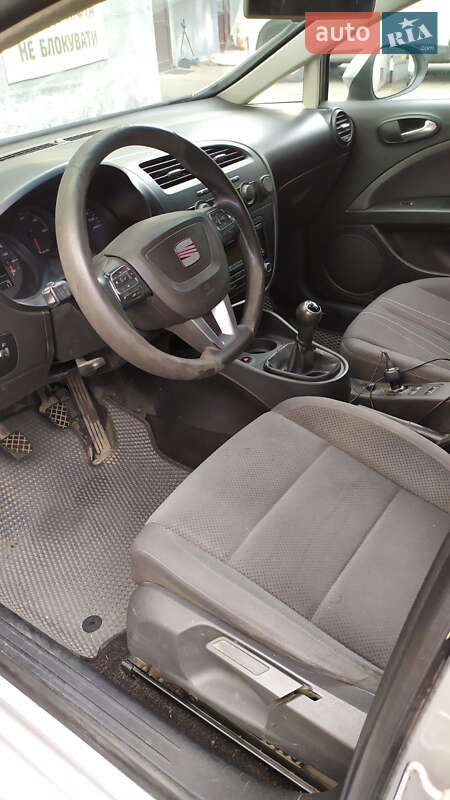 Хэтчбек SEAT Leon 2012 в Черновцах