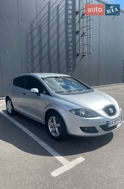 Хэтчбек SEAT Leon 2007 в Киеве