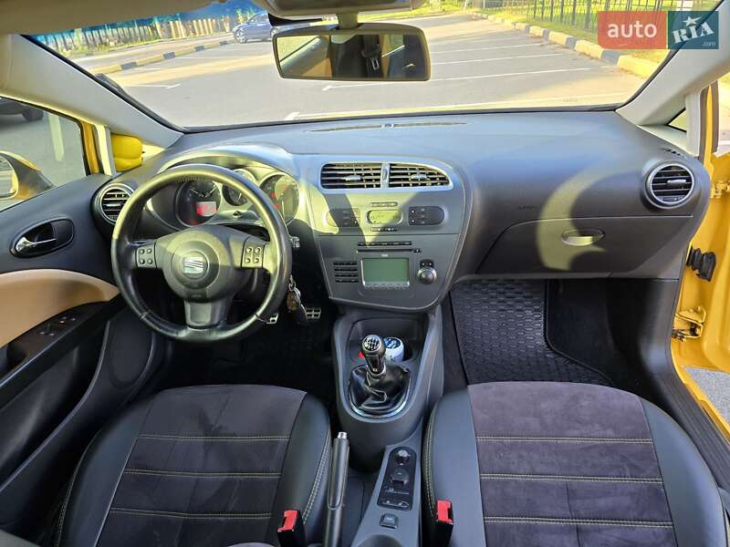 Хэтчбек SEAT Leon 2008 в Киеве