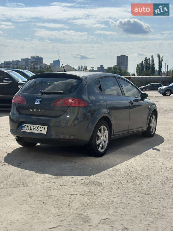 Хэтчбек SEAT Leon 2006 в Киеве