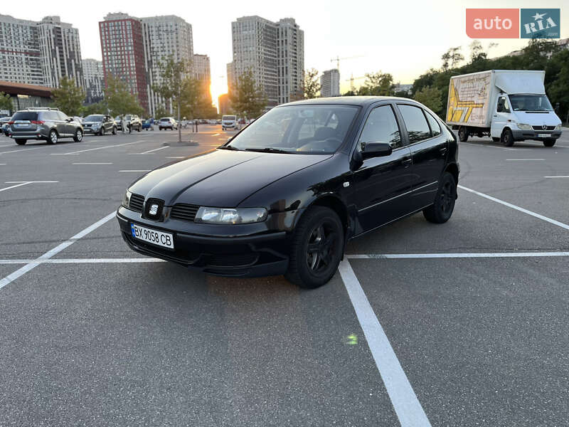 Хэтчбек SEAT Leon 2001 в 