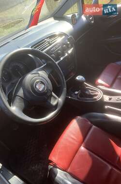 Хэтчбек SEAT Leon 2006 в 