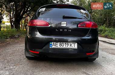 Хэтчбек SEAT Leon 2006 в 