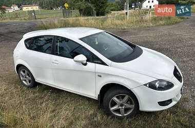 Хэтчбек SEAT Leon 2011 в 