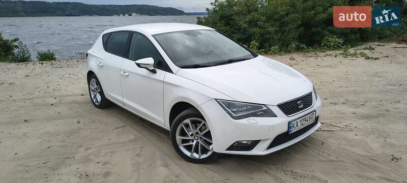 Хэтчбек SEAT Leon 2013 в 